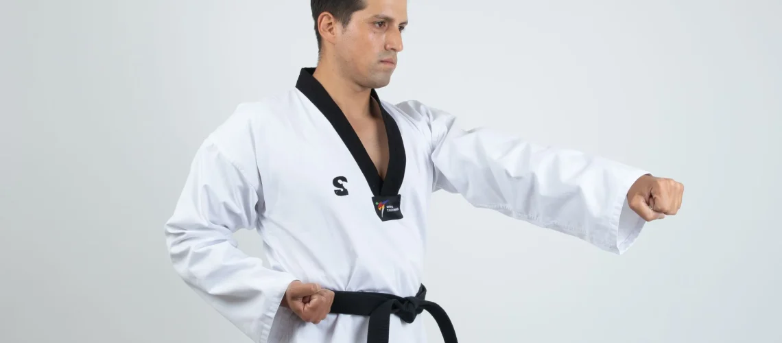 traje de taekwondo