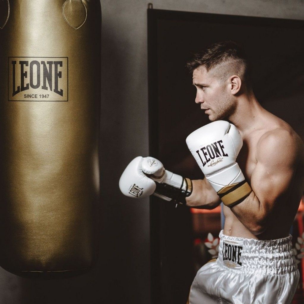 guantes de boxeo con velcro o cuerdas